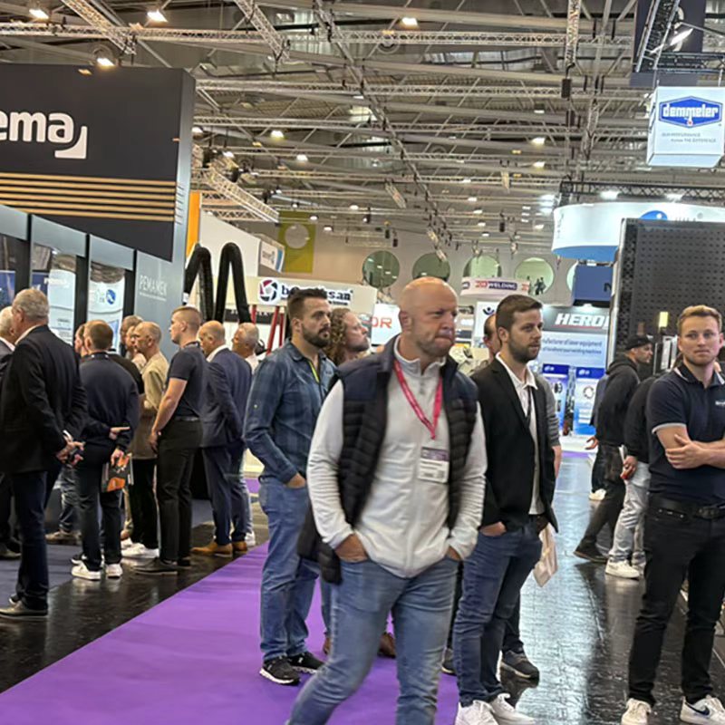 Il PAPR di NEW AIR brilla a SCHWEISSEN & SCHNEIDEN 2025, attirando folle